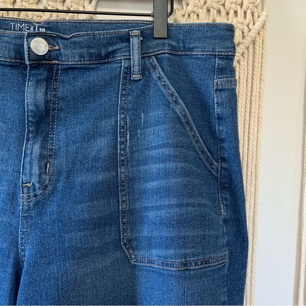 TIME AND TRU Women’s High Rise Wide Leg Crop Utility Jeans Dark Wash Size 18 - Picture 4 of 12